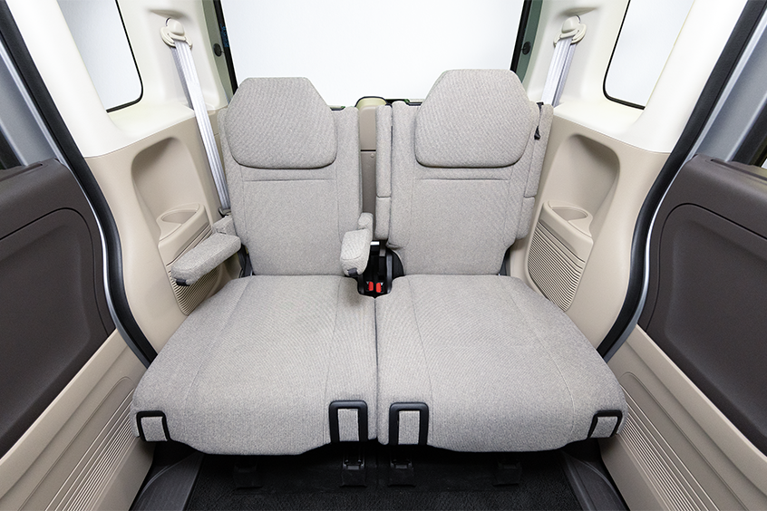 Image of armrests on both elbows